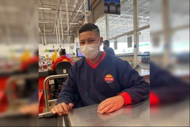 Jovem sonha em realizar uma mastectomia - Material cedido ao Metrópoles